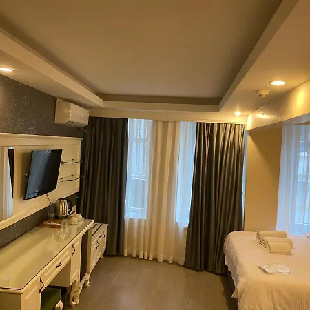 Hotel Lazz 3*