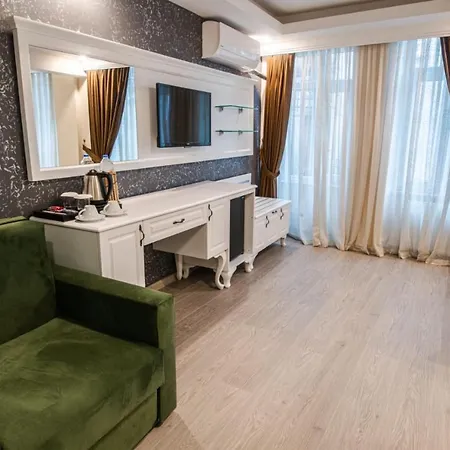 Lazz Hotel