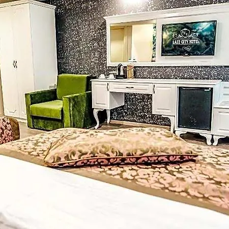 Lazz Hotel