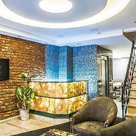 Hotel Lazz 3*
