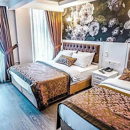 Hotel Lazz 3*