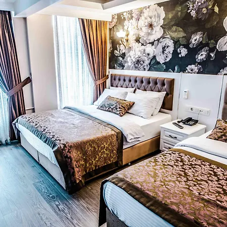 Lazz Hotel